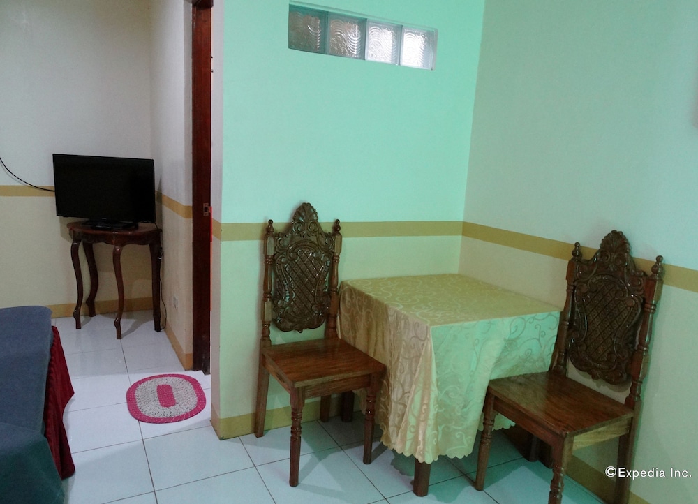 dlucky garden inn and suites