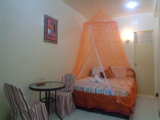 dlucky garden inn and suites
