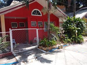 dlucky garden inn and suites