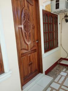 dlucky garden inn and suites