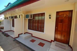 dlucky garden inn and suites