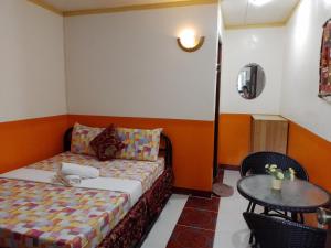 dlucky garden inn and suites