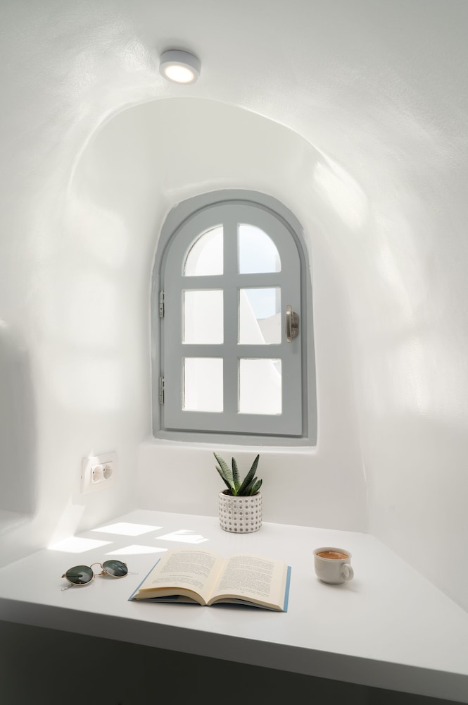oia spirit boutique residences