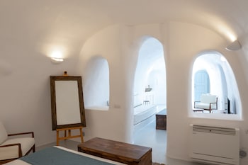 oia spirit boutique residences