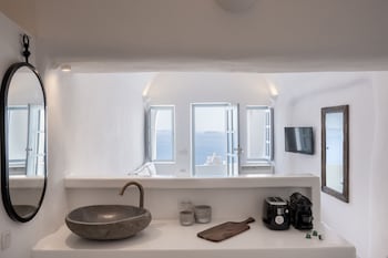 oia spirit boutique residences