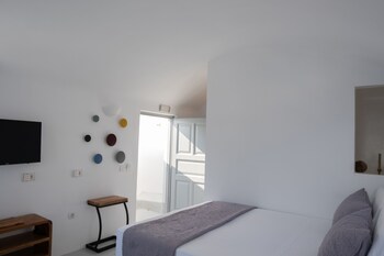 oia spirit boutique residences