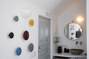 oia spirit boutique residences