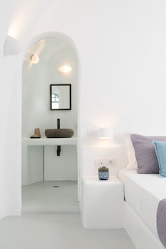 oia spirit boutique residences