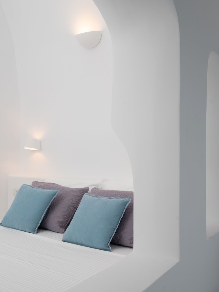oia spirit boutique residences