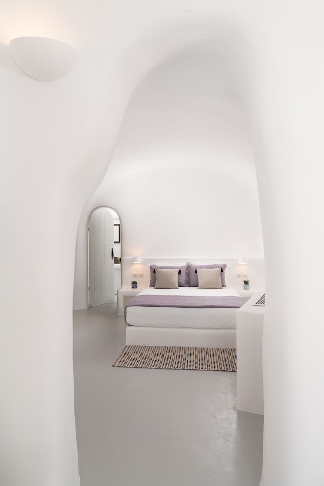 oia spirit boutique residences