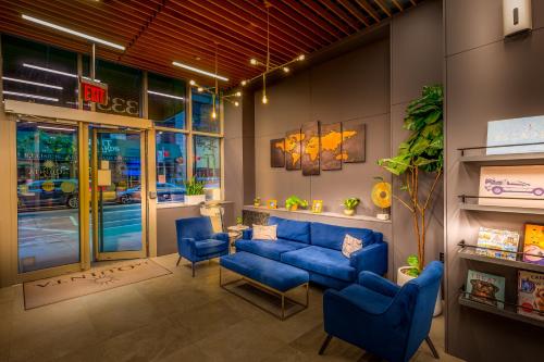 la quinta inn and suites by wyndham times square south