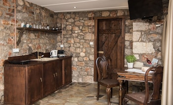 agrilia koromili retreat