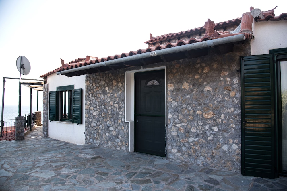 agrilia koromili retreat