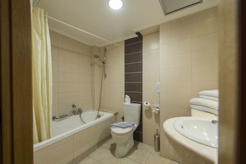 manousos city hotel