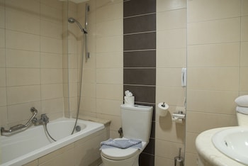 manousos city hotel