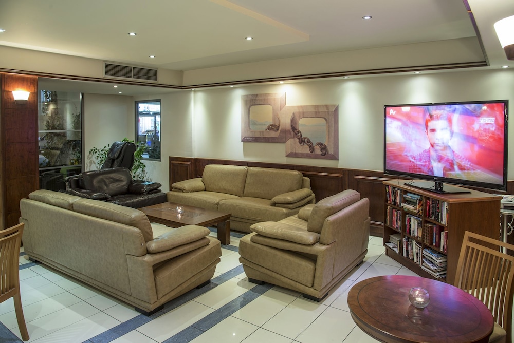 manousos city hotel