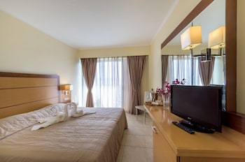 manousos city hotel