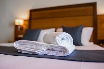 manousos city hotel