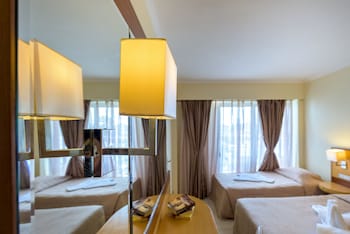 manousos city hotel