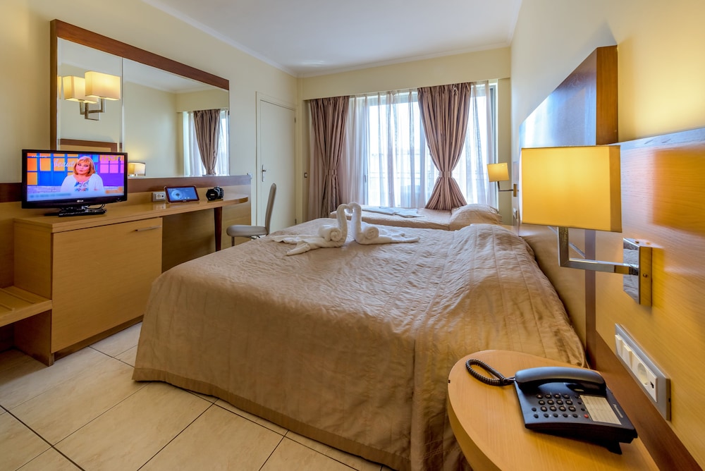 manousos city hotel