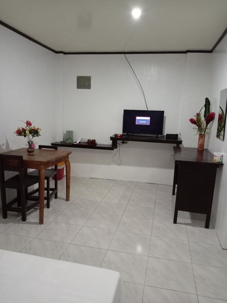 jupiters garden resort