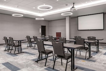 cambria hotel bloomington mall of america minneapolis airport
