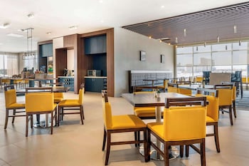 cambria hotel bloomington mall of america minneapolis airport