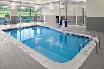 fairfield inn and suites by marriott louisville new albany in