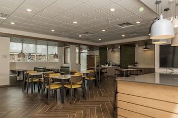 fairfield inn and suites by marriott louisville new albany in