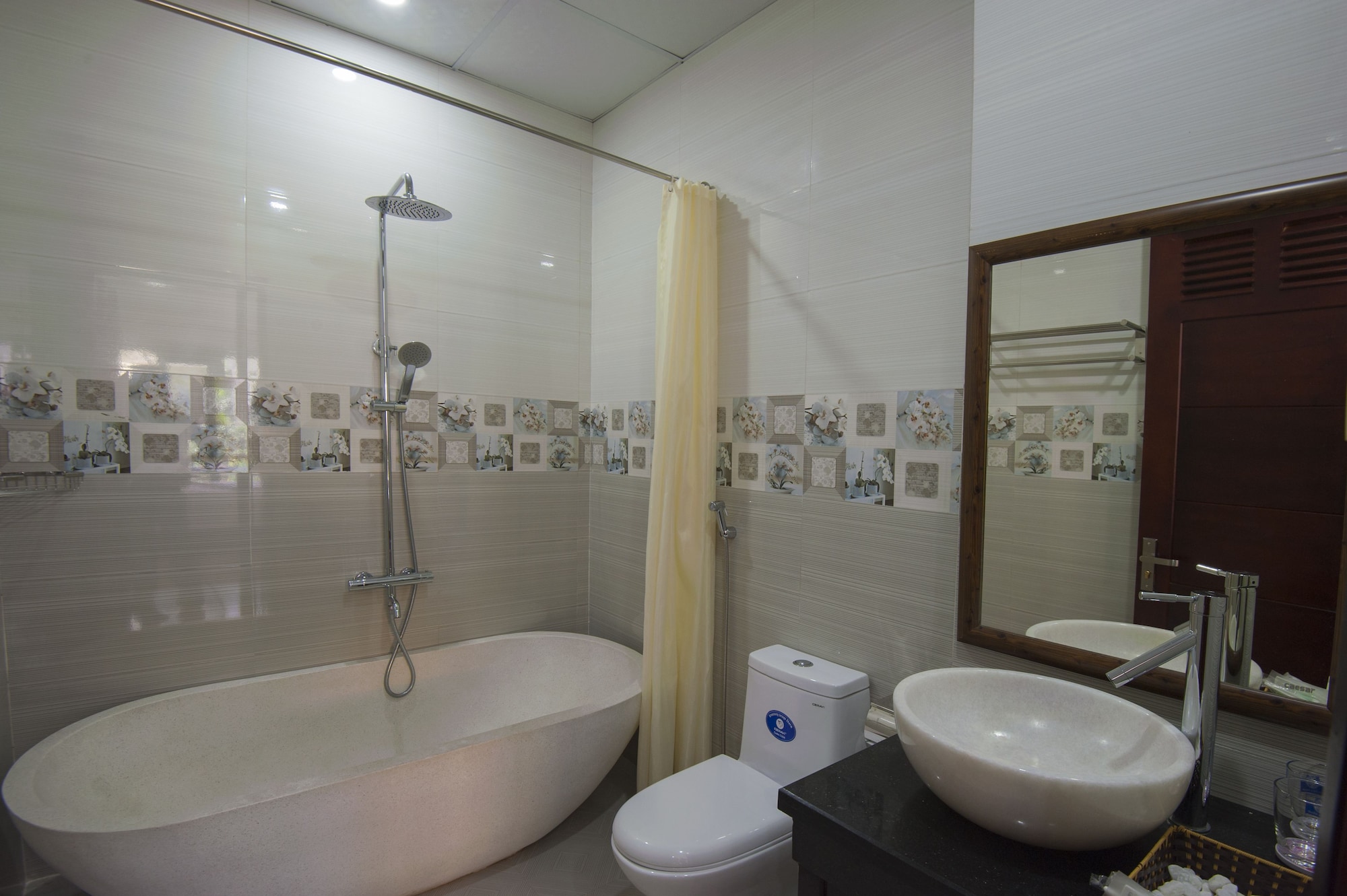 sun lake homestay