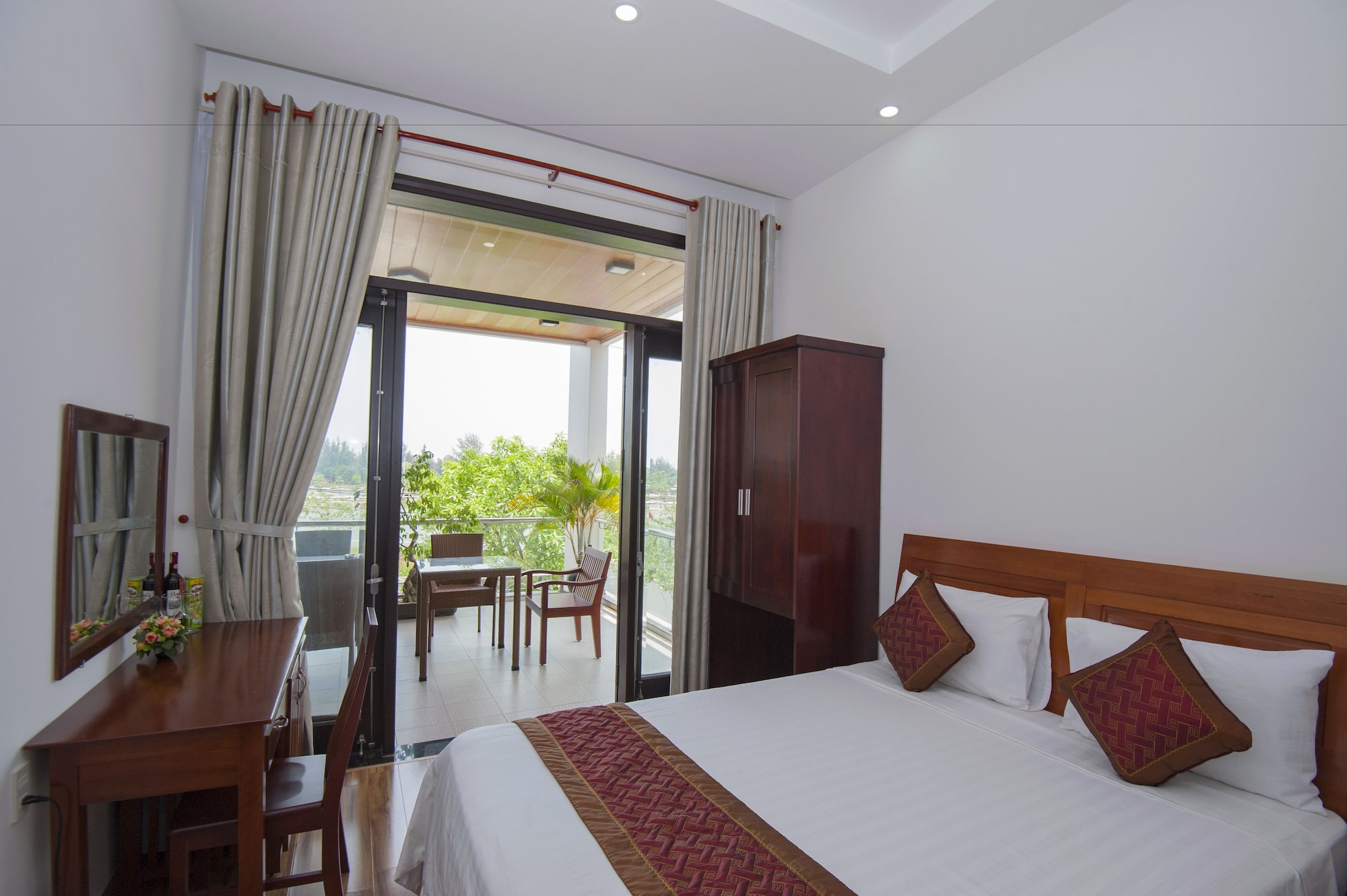 sun lake homestay