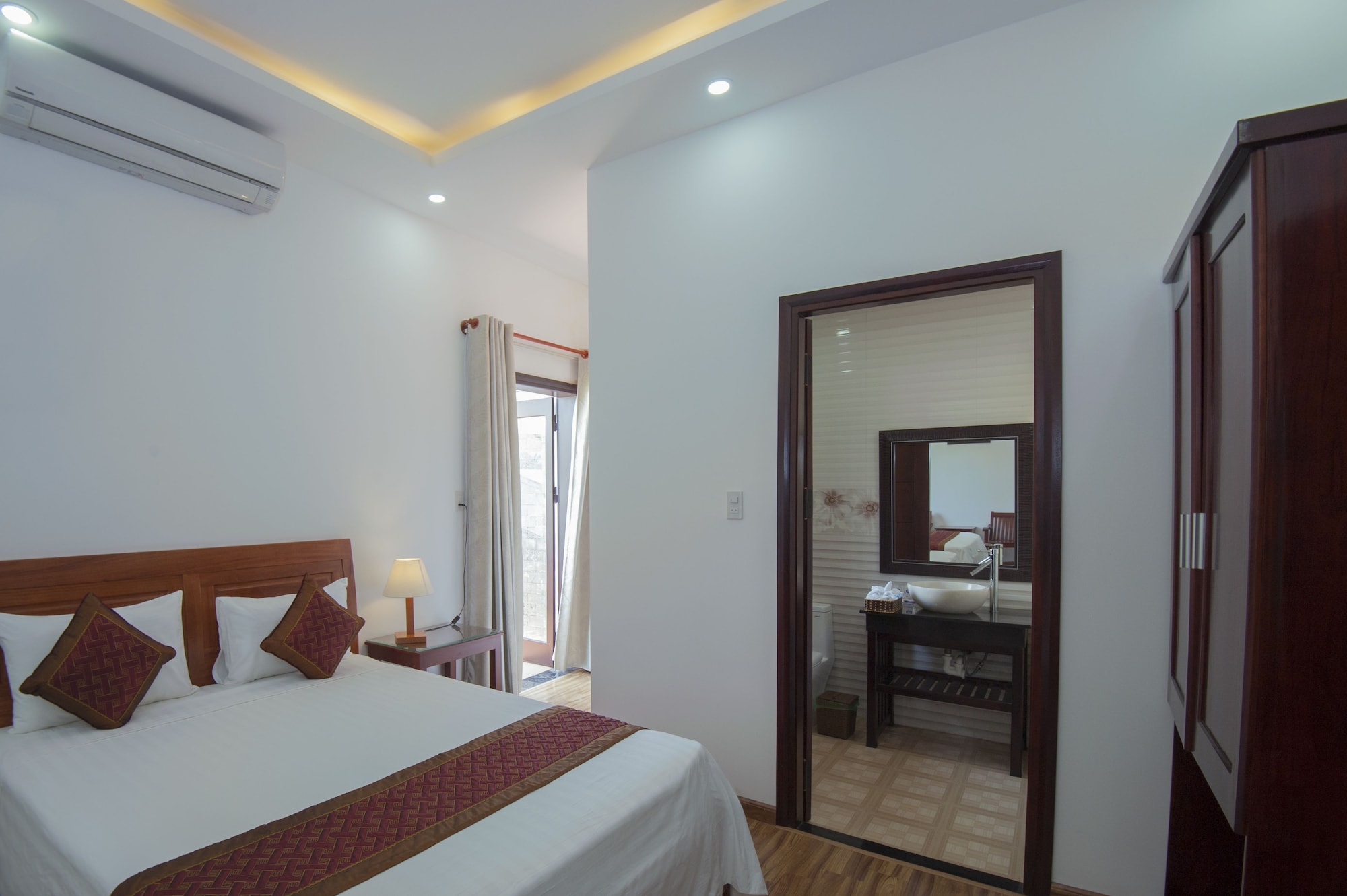 sun lake homestay