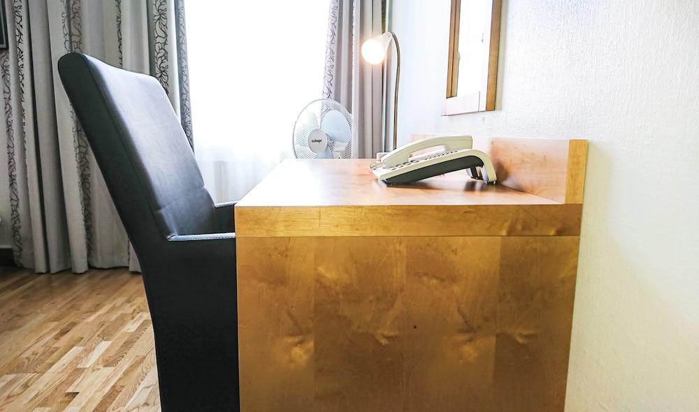 Best Western Plaza Hotel,Eskilstuna Airport>>Eskilstuna,4 star