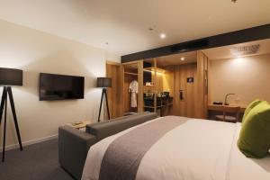 zazz urban ho chi minh hotel