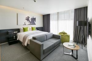 zazz urban ho chi minh hotel