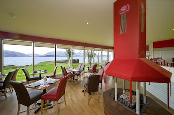 holly tree hotel swimming pool and hot tub