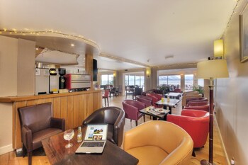 holly tree hotel swimming pool and hot tub