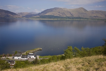 holly tree hotel swimming pool and hot tub