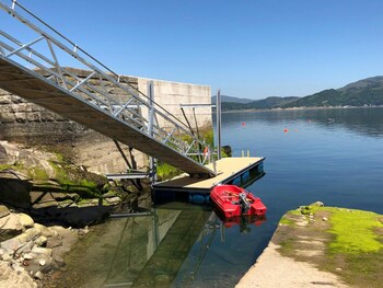 holly tree hotel swimming pool and hot tub
