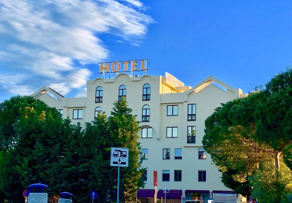 Il Grifo Hotel E Bisteccheria Toscana,Montepulciano>>Florence,3 star