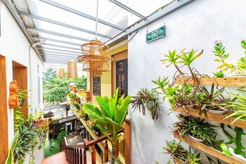 an bang white sand sea homestay