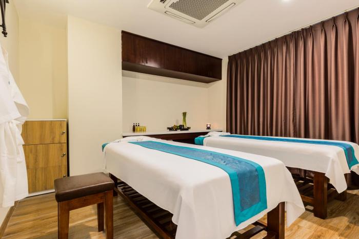 ibiza riverfront hotel