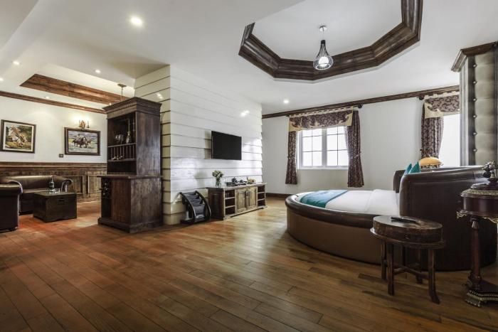 ibiza riverfront hotel