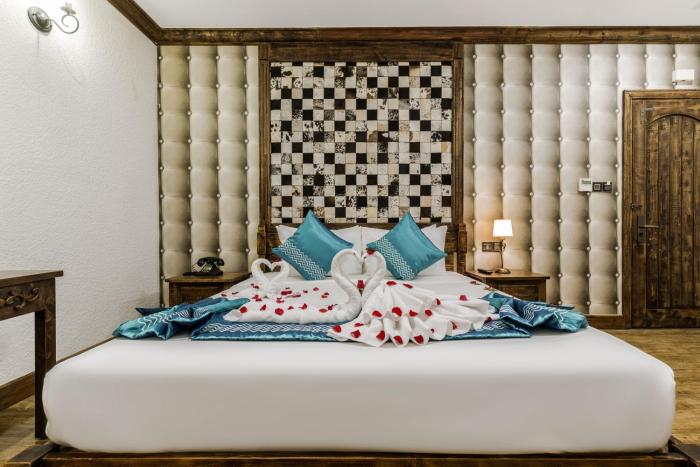 ibiza riverfront hotel