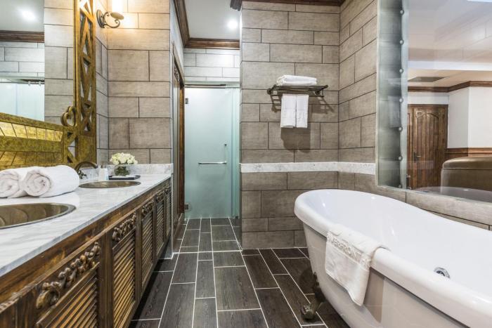 ibiza riverfront hotel