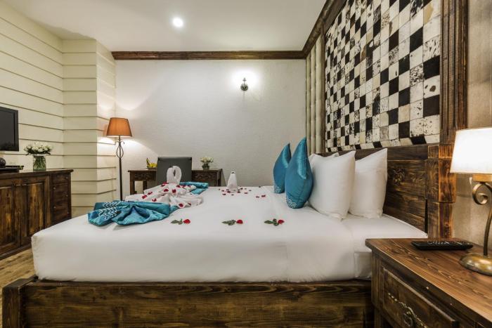 ibiza riverfront hotel