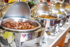 ibiza riverfront hotel