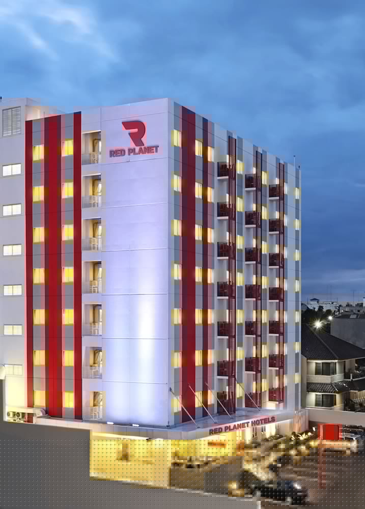 red planet pekanbaru