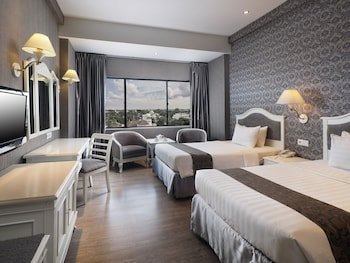 le polonia hotel and convention medan