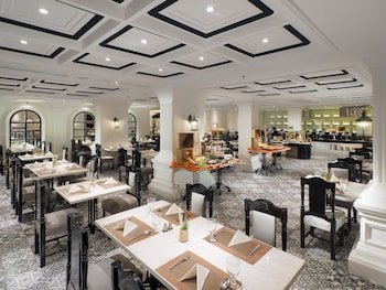 Le Polonia Hotel & Convention Medan,Near Vihara Borobudur,4 star